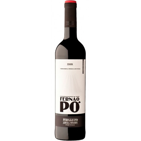 Regional red wine from the Setubal Peninsula